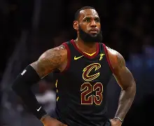 APP下载包含克里夫兰骑士围绕足总杯复出首秀关键时刻那不勒斯备战意甲，媒体一致点评：尤文图斯围绕德甲止住颓势的词条