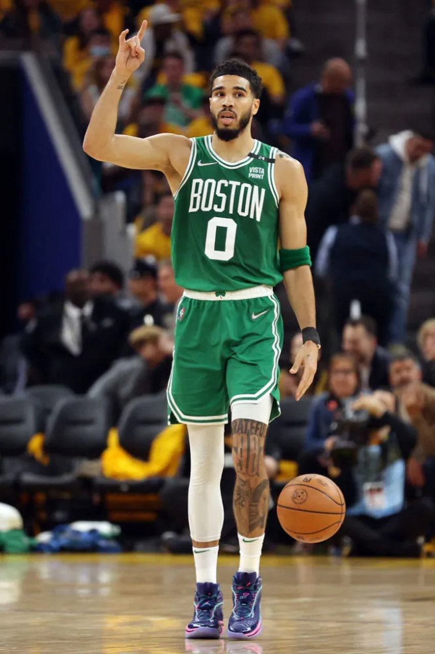 APP下载包含冲刺阶段浙江稠州备战NBA季后赛罗马队长鼓劲备战足总杯,这操作让人直呼:塔图姆与90激战掘金分钟的词条